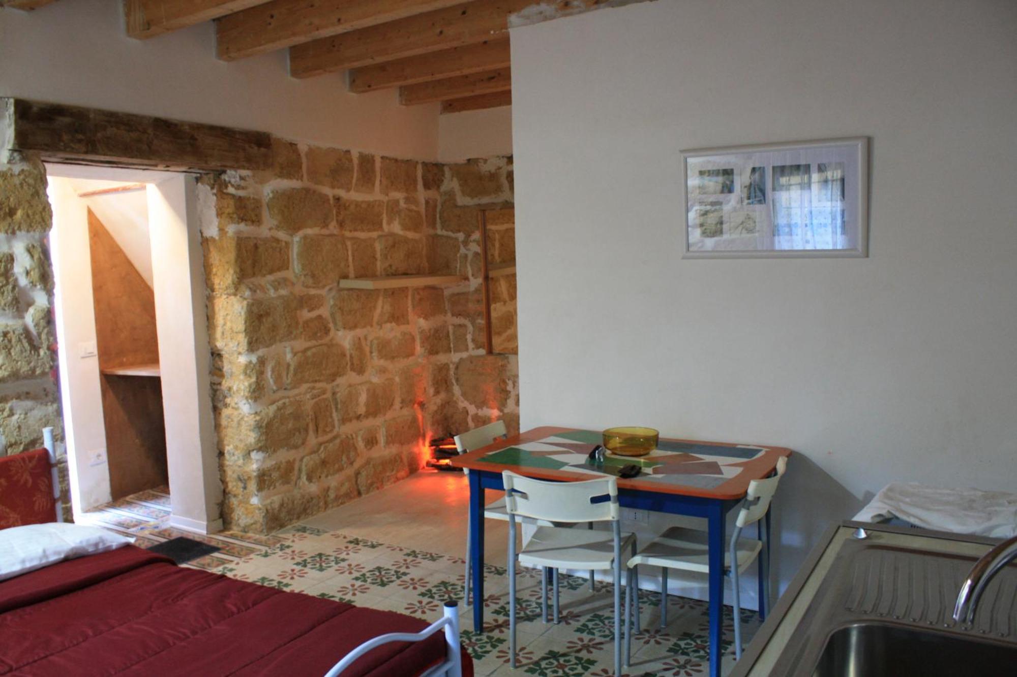 Casa Lerux Hotel Агридженто Екстериор снимка