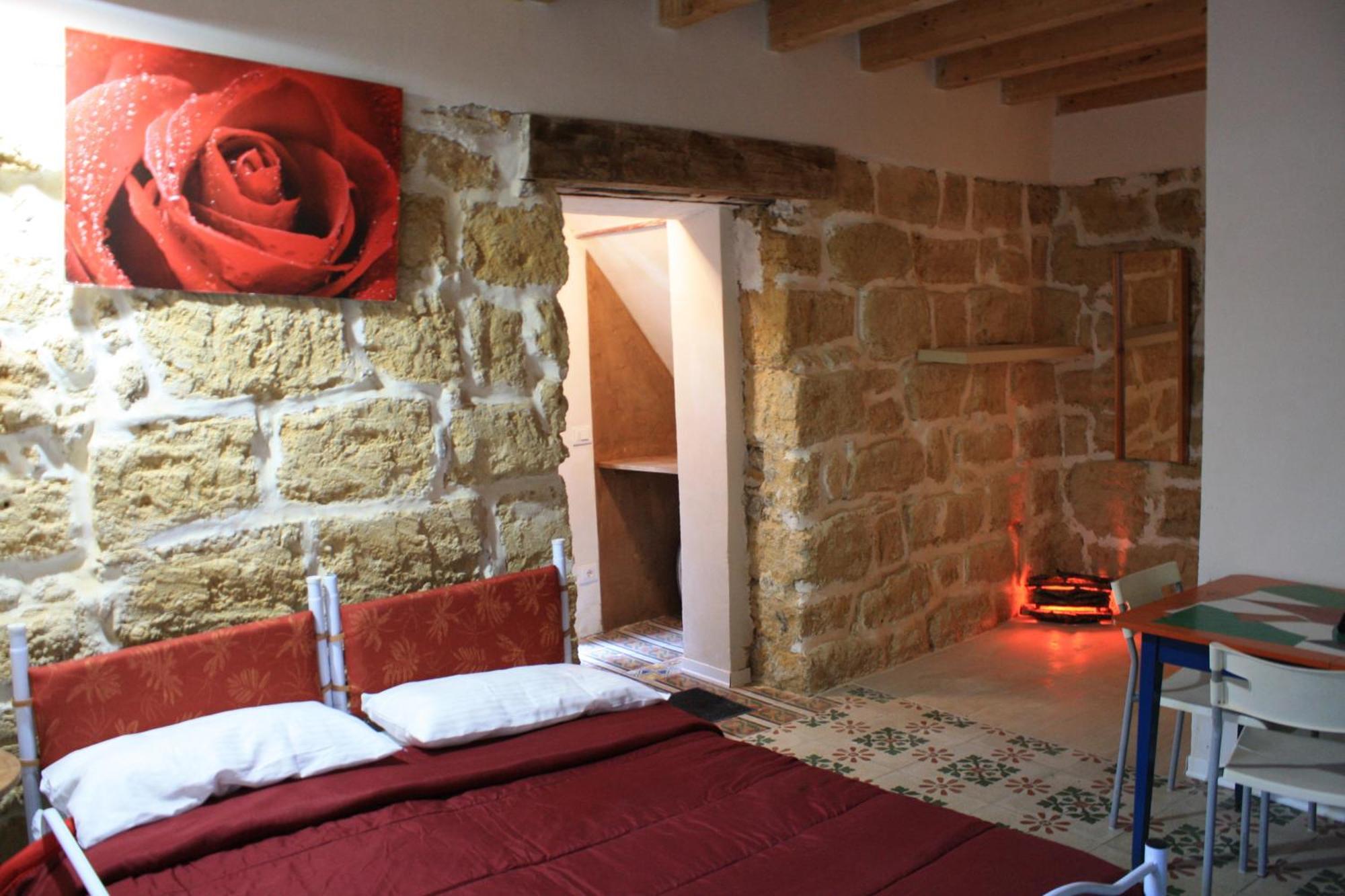 Casa Lerux Hotel Агридженто Екстериор снимка